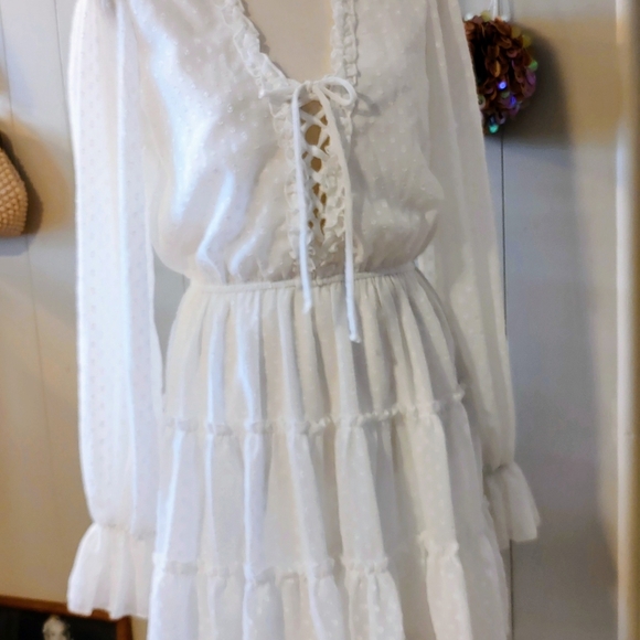 VENUS White Tiered Lace-Up Long Sleeve Dress Small NWOT - Picture 2 of 9